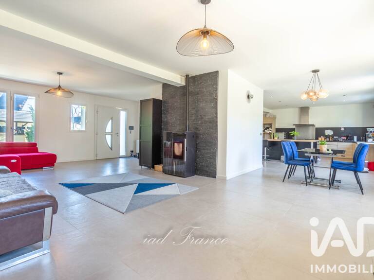 Vente Maison/villa 8 pièces — photo 1
