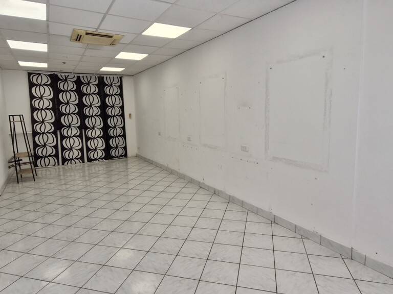 Vente Boutique/Local commercial 45 m&sup2; — photo 1