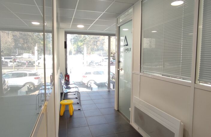 Vente Boutique/Local commercial 127 m&sup2; — photo 3