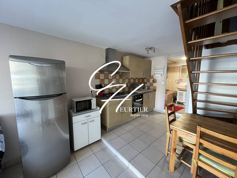 CHIRENS - MAISON DE VILLE - TRIPLEX MEUBLE — photo 1