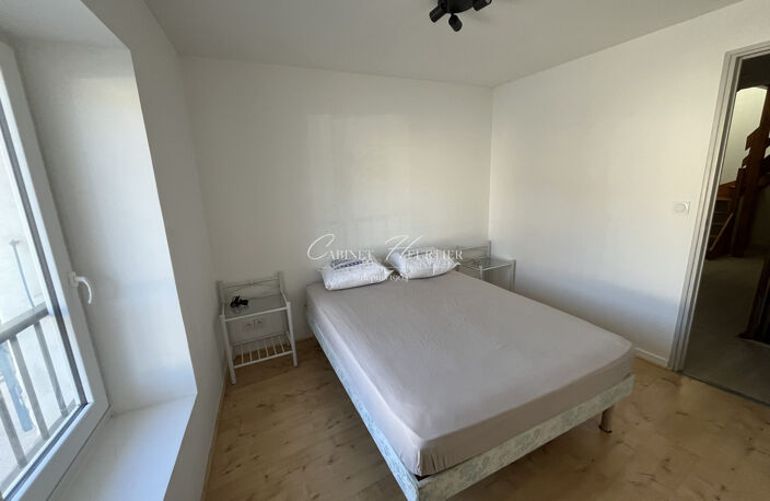 CHIRENS - MAISON DE VILLE - TRIPLEX MEUBLE — photo 4