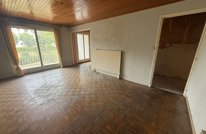 Appartement T4 de 92 m² avec fort potentiel  Balcons, cave e — photo 3
