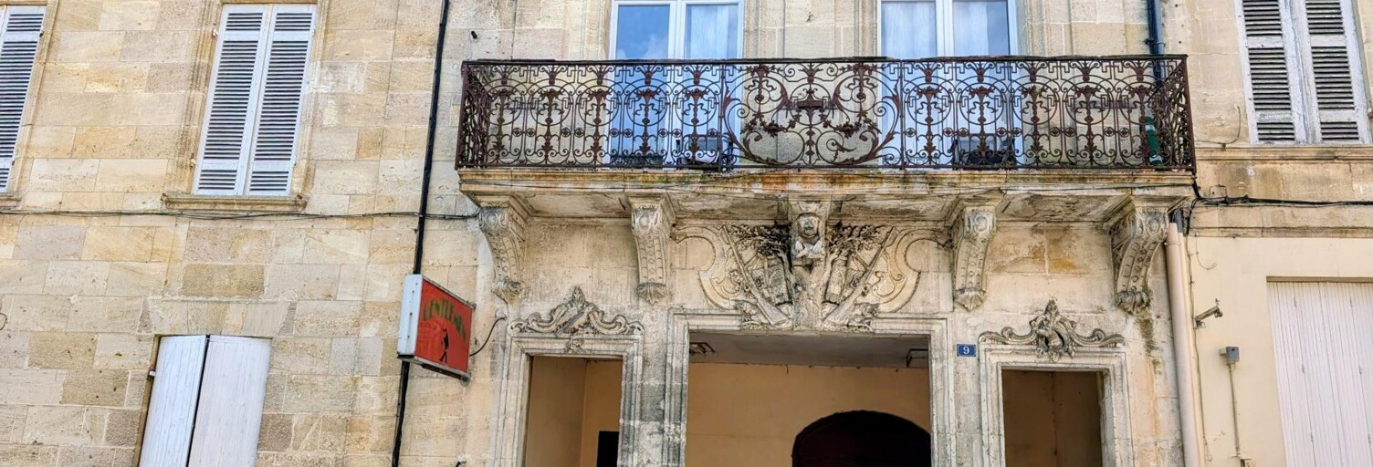 Immeuble  729 m² à vendre à Saint-Savin (33920)