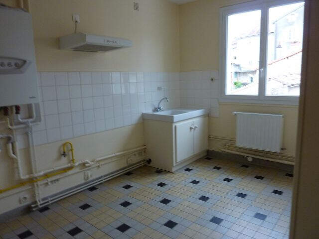 Appartement 4 pièces 77 m² à Montmorillon — photo du bien