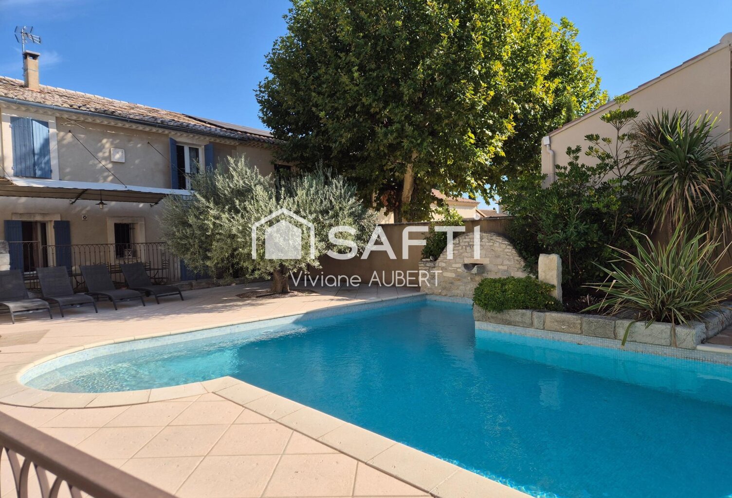 Mas de ville provençal — photo 1