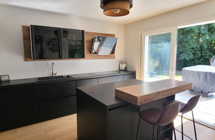 À 5 minutes de Bayeux  Propriété familiale de charme avec dépendance en pierre, double garage et terrain de 2 000 m² — photo 5
