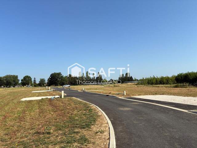 Terrain plat de 545 m2 pret a construire — photo du bien