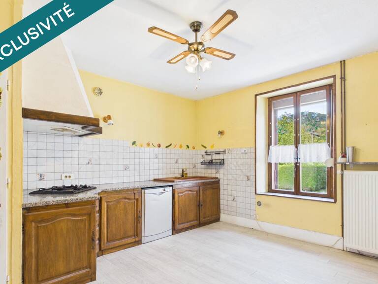 Maison avec dépendance et beau potentiel — photo 1