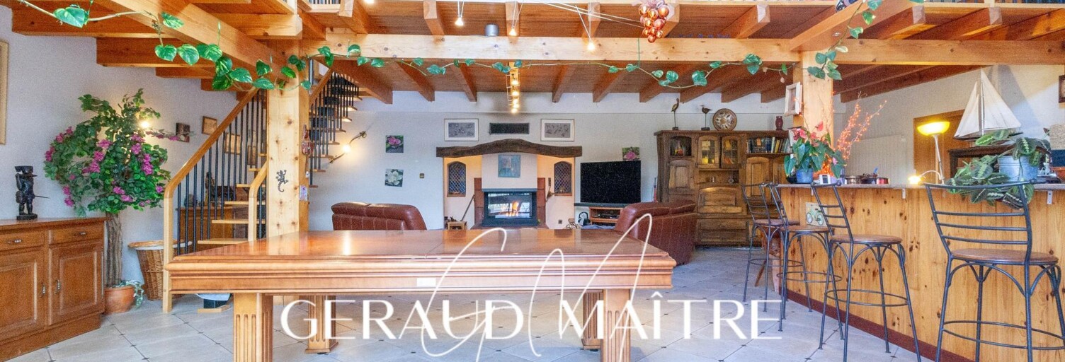 Maison 10 Pièces 210 m² à vendre à Marnhagues-et-Latour (12540)