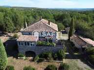 Maison en pierre 151 mm² avec parc piscine et dépendance. — photo 2