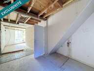 immeuble de ville en triplex à rénover en plein centre piétonnier de La Tour-du-Pin — photo 2