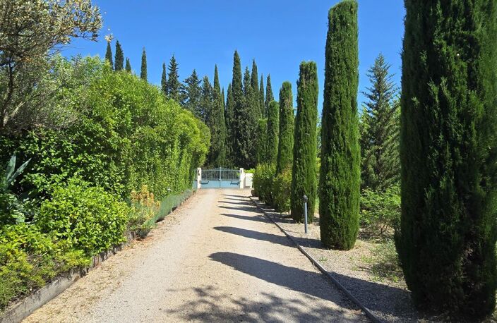 Une propriété d'exception dans un écrin de verdure — photo 4
