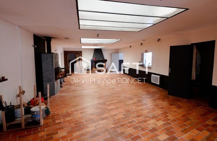 Grande maison de village avec beaux volumes avec ancien comptoir de café — photo 5