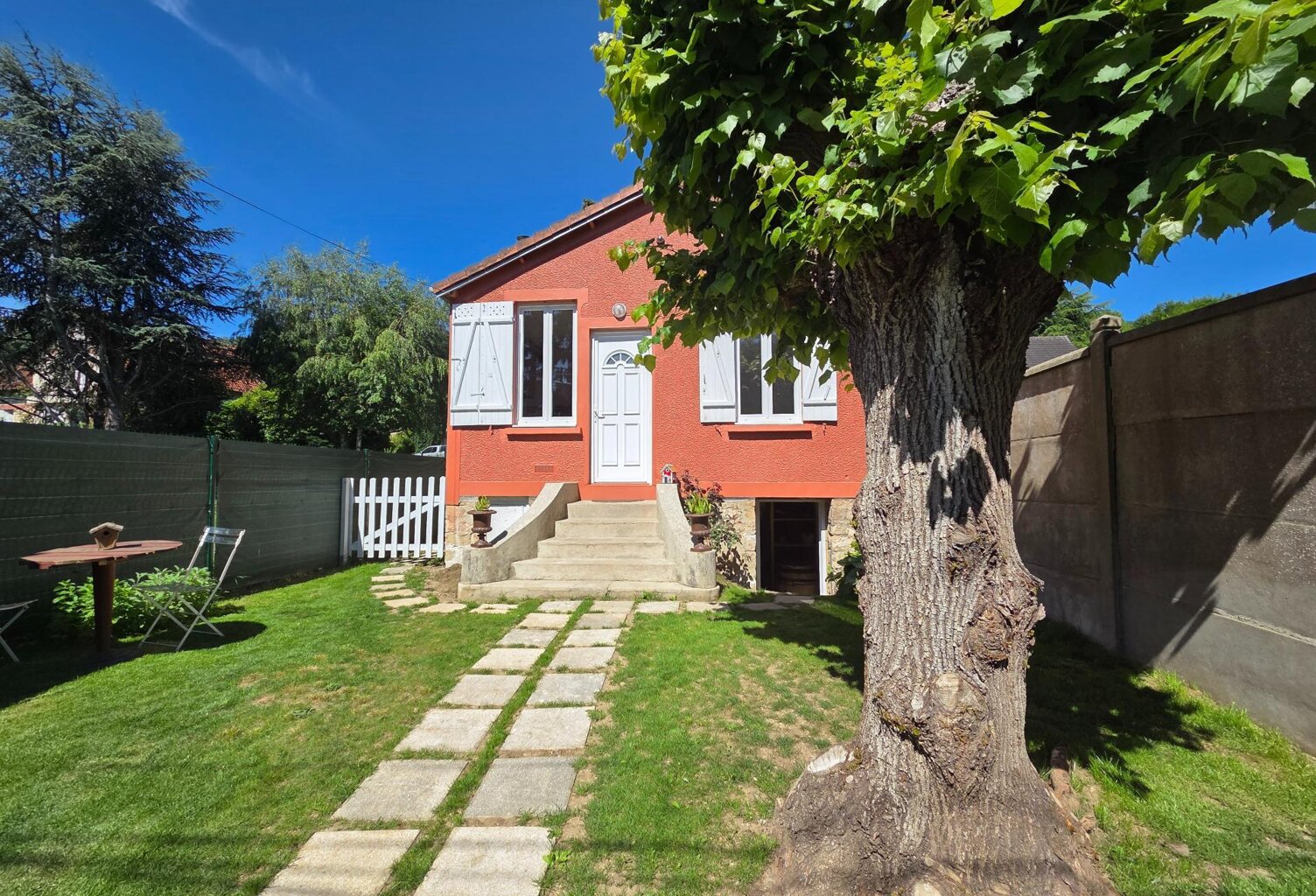 Maison pleine de charme au coeur de Parmain — photo 1