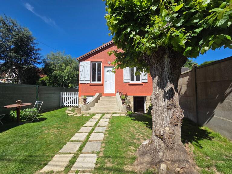 Maison pleine de charme au coeur de Parmain — photo 1
