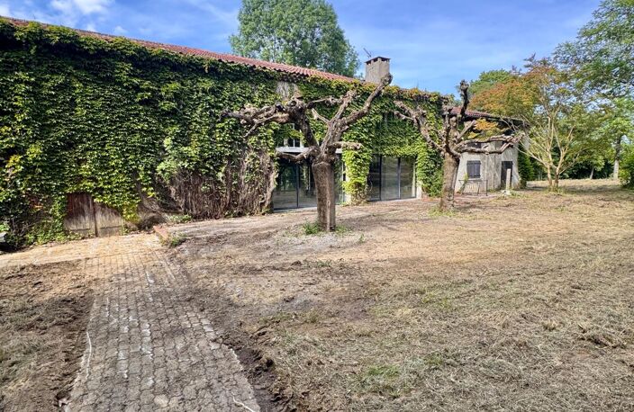 Ancien restaurant La Ferme à restauré ou à transformer en Gites ou autres — photo 2