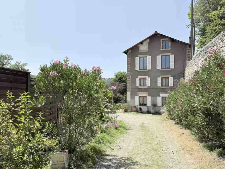 Maison familiale de 246 m2 + maison 104 m2 sur 2500M2 de ter — photo 1