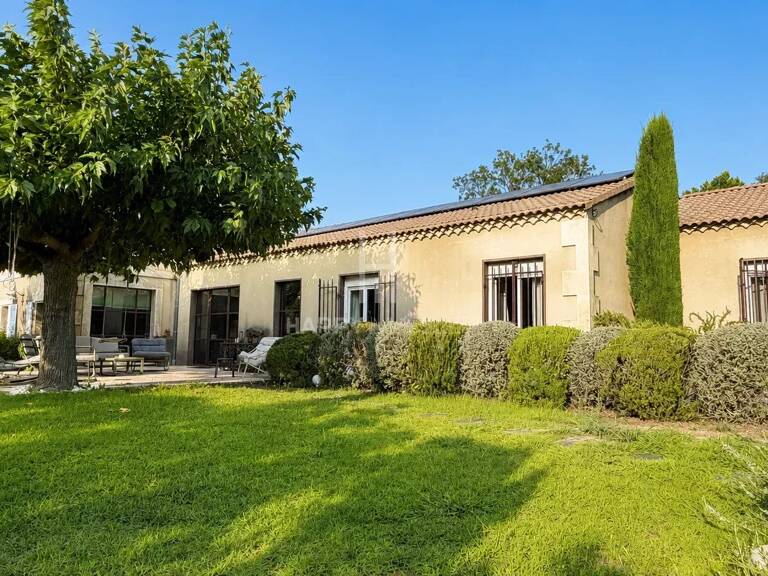 A FONTVIEILLE, en collines, Maison avec 5 chambres et piscine... — photo 1