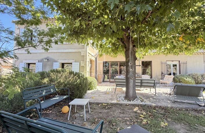 A FONTVIEILLE, en collines, Maison avec 5 chambres et piscine... — photo 5