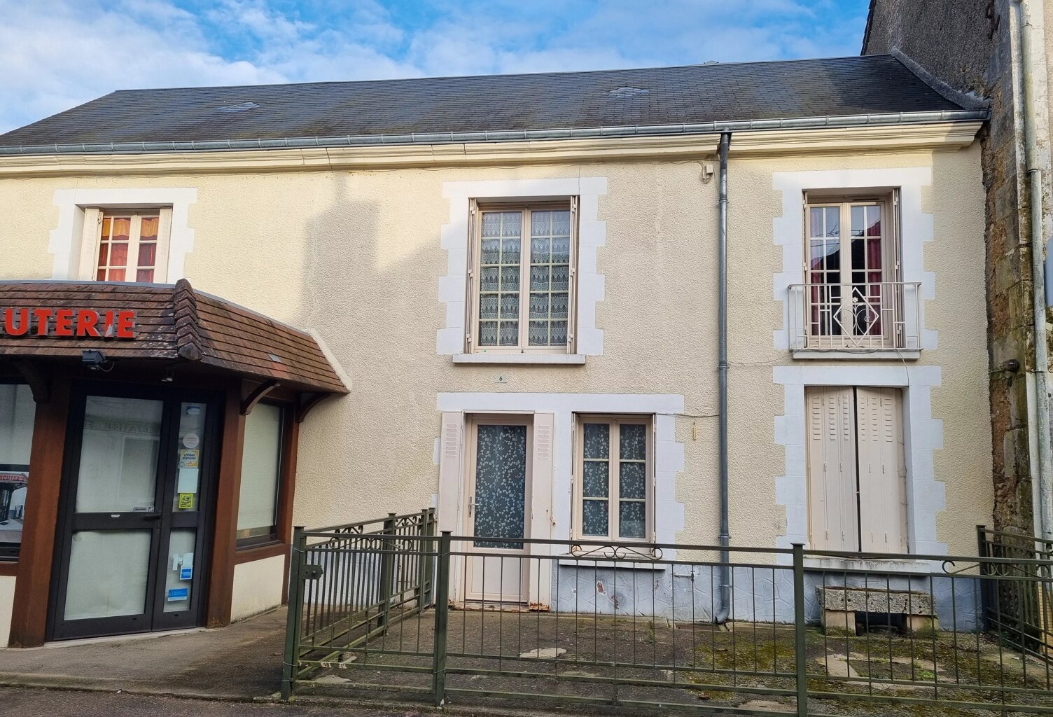 MAISON 146 M² + BOUTIQUE - FORT POTENTIEL — photo 1