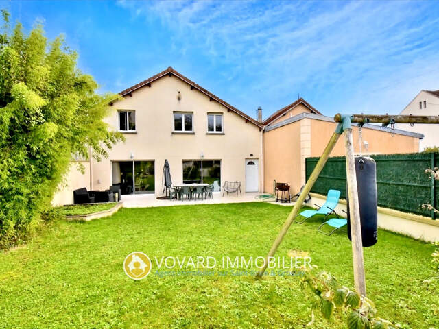 Maison Spacieuse de 148 m2 au Coeur du Vieux Saint Brice — photo du bien