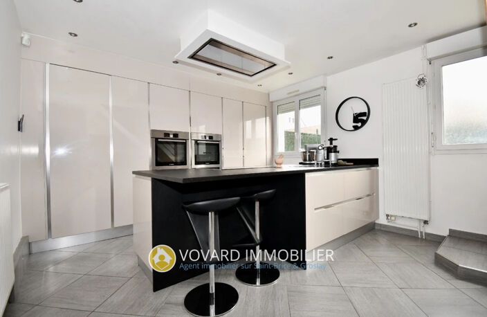 Maison Spacieuse de 148 m2 au Coeur du Vieux Saint Brice — photo 3