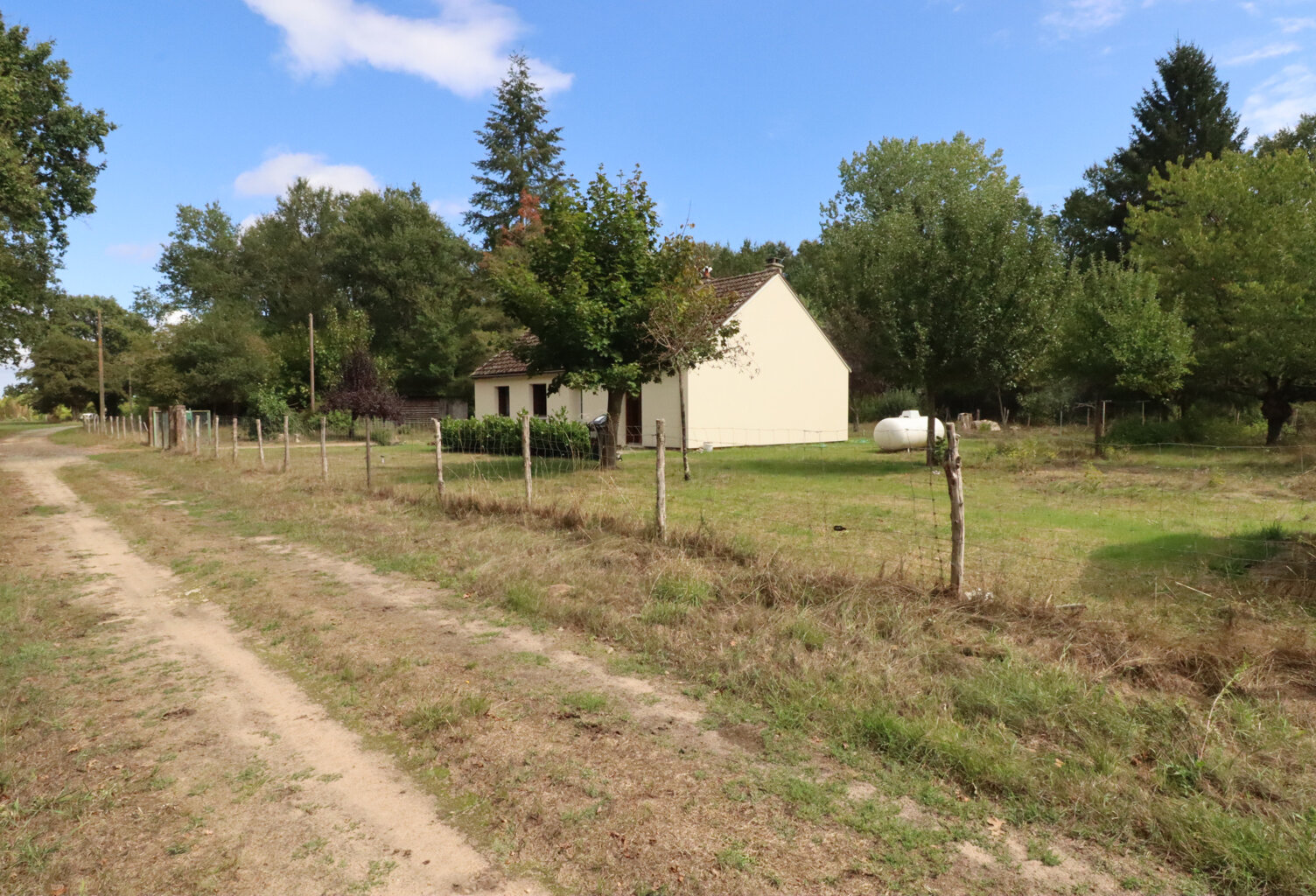 Pavillon plain pied dans un cadre calme et verdoyant — photo 1
