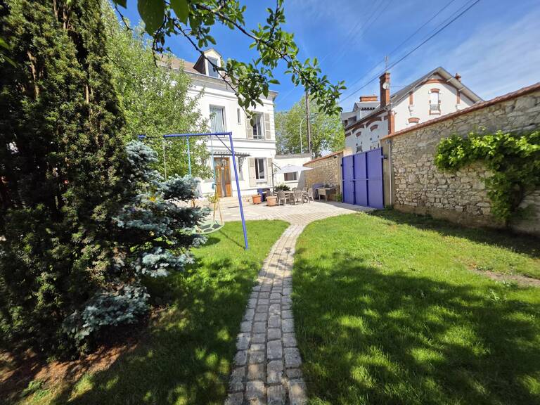 Maison de caractère de 172 m² — Gare et commerces à pied — photo 1