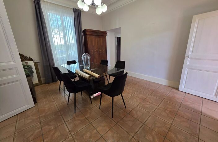 Maison de caractère de 172 m² — Gare et commerces à pied — photo 4
