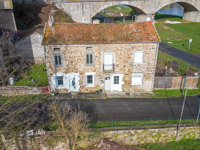 RETOURNAC – Appartement avec jardin attenant et terrain plat non attenant, en bord de Loire. — photo 1