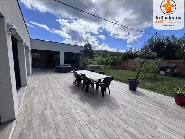 Maison 5 pièces 188 m² à Salavas — photo du bien