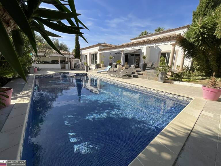 Villa — photo 1
