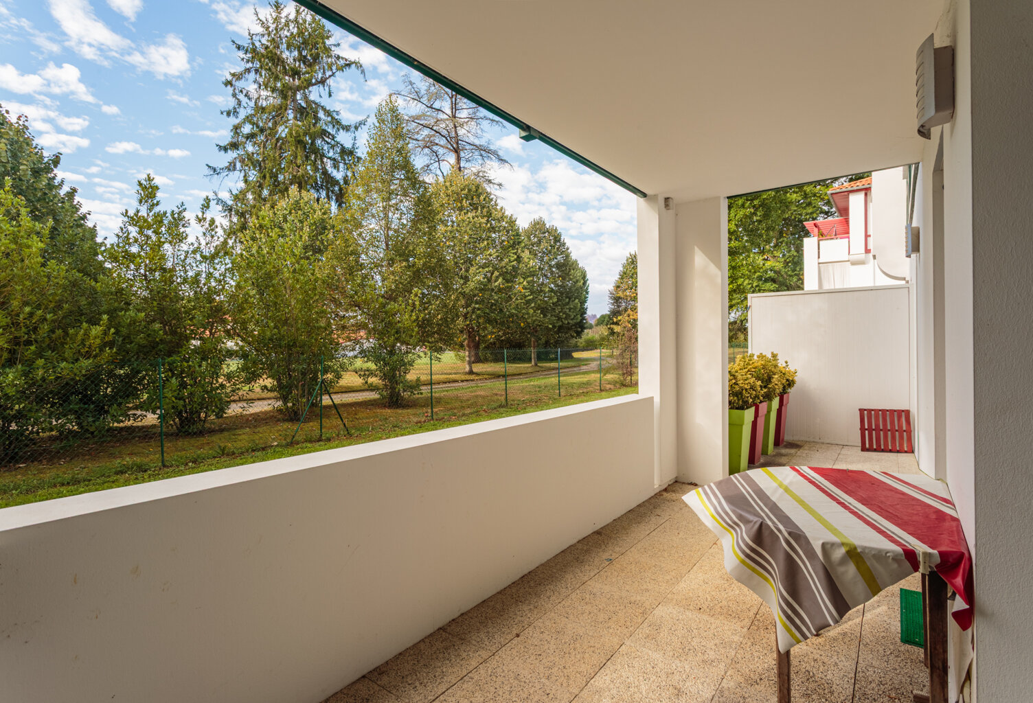 USTARITZ   T2 AVEC GRANDE TERRASSE PLEIN SUD ET GARAGE — photo 1