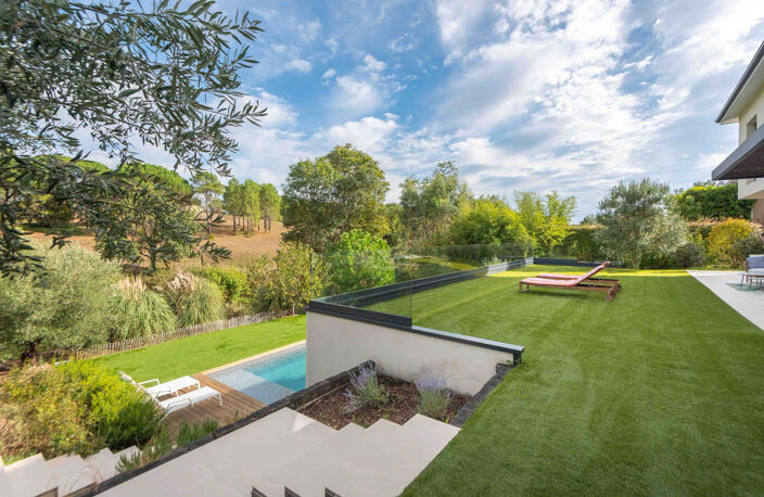VILLA DE 216 M2 - 4 CHAMBRES - VUE REMARQUABLE — photo 2