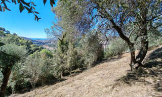 Terrain  2700 m² à vendre à Saint-André-de-la-Roche (06730)