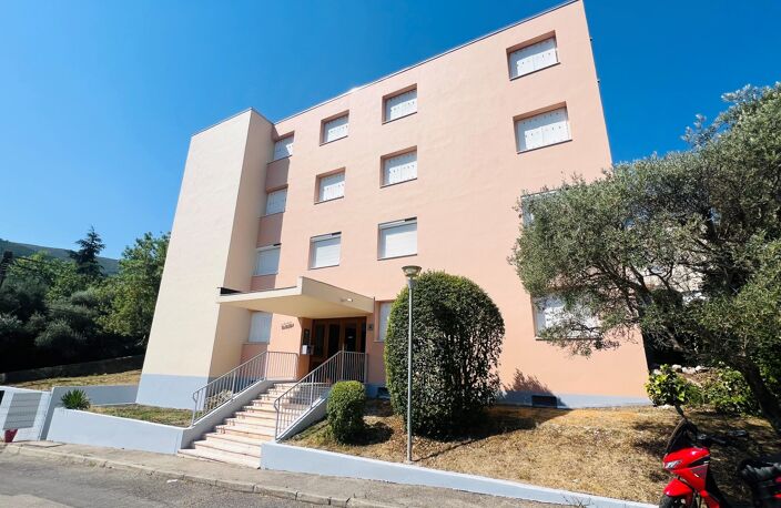 Vente appartement 4 pièces 82 m² Marseille 11 (13011) — photo 2
