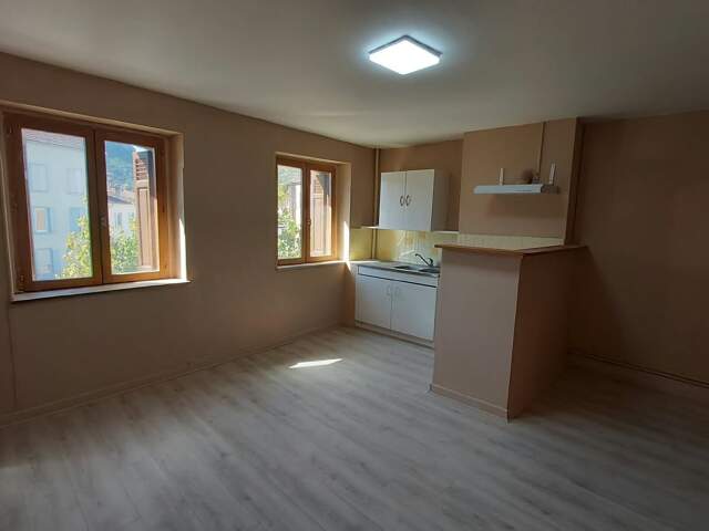 Appartement 1 pièce 31 m² à Tarascon-sur-Ariège — photo du bien