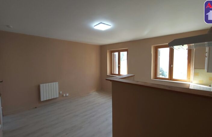 Location appartement 1 pièce 31 m² à Tarascon-sur-Ariège (09400) — photo 4