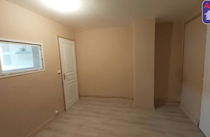 Location appartement 1 pièce 31 m² à Tarascon-sur-Ariège (09400) — photo 5