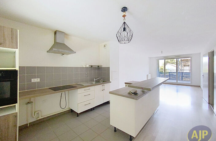 Appartement T3 avec balcon  et parking — photo 2