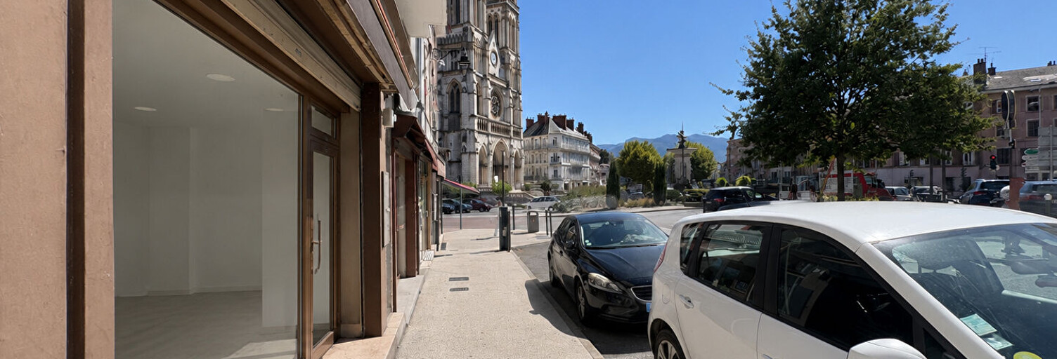 Commerce 2 Pièces 73 m² à louer à Voiron (38500)