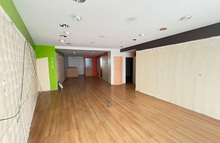 Local commercial Voiron 2 pièce(s) 110.25m² de surface utile — photo 2