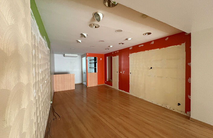Local commercial Voiron 2 pièce(s) 110.25m² de surface utile — photo 4