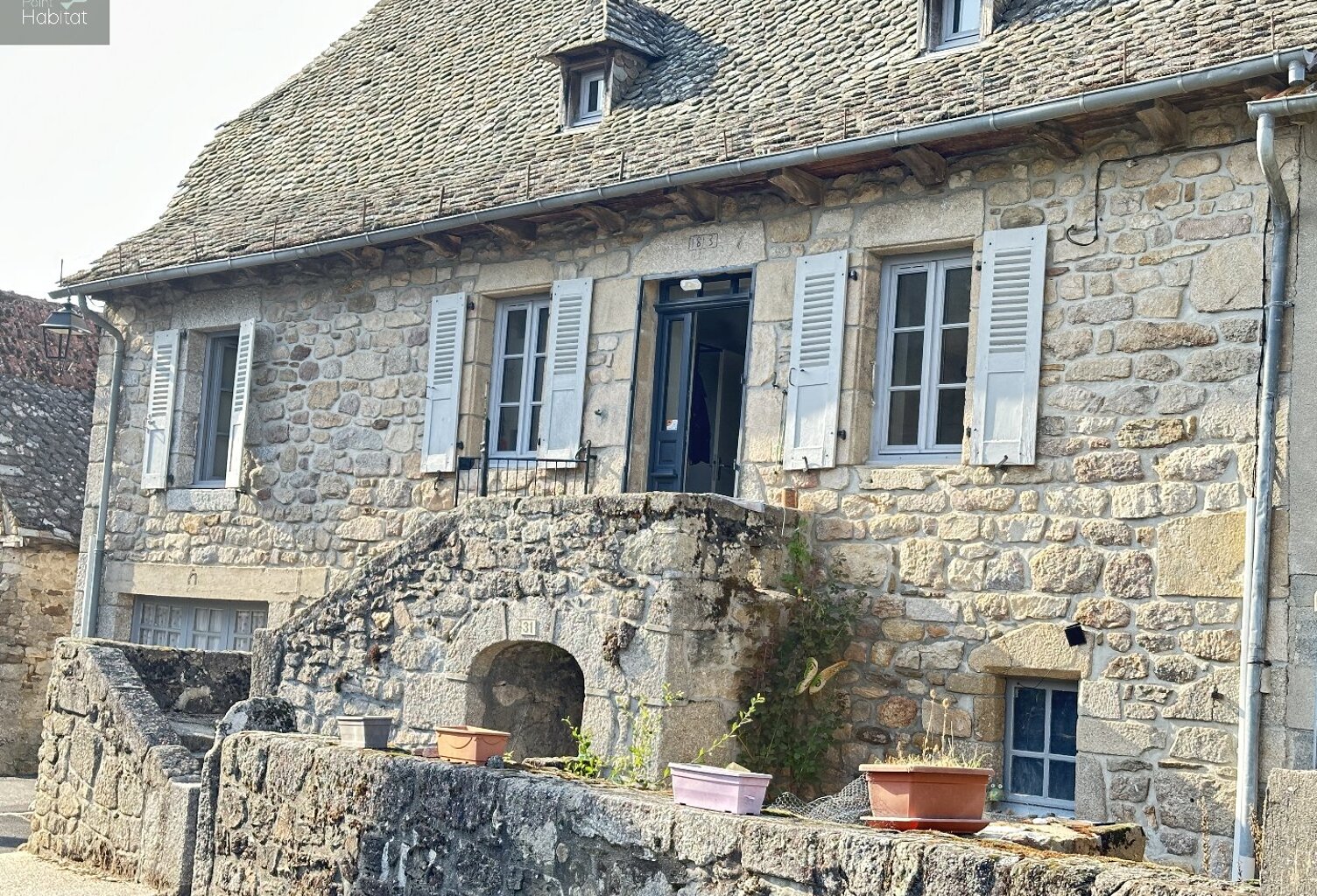 Maison en pierre, rénovée avec charme et authenticité dans un village de caractère — photo 1