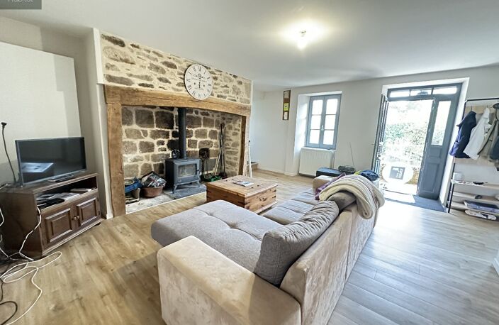 Maison en pierre, rénovée avec charme et authenticité dans un village de caractère — photo 3