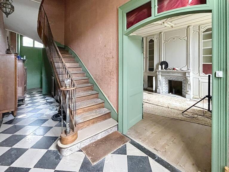 Maison de mâitre  avec dépendances et beaucoup de travaux ideal pour déficit foncier — photo 1