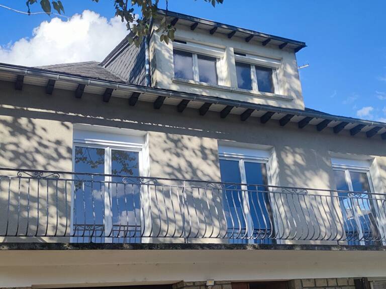 ESPALION, maison de type 6 exposée Sud sur une parcelle de 660 m² — photo 1