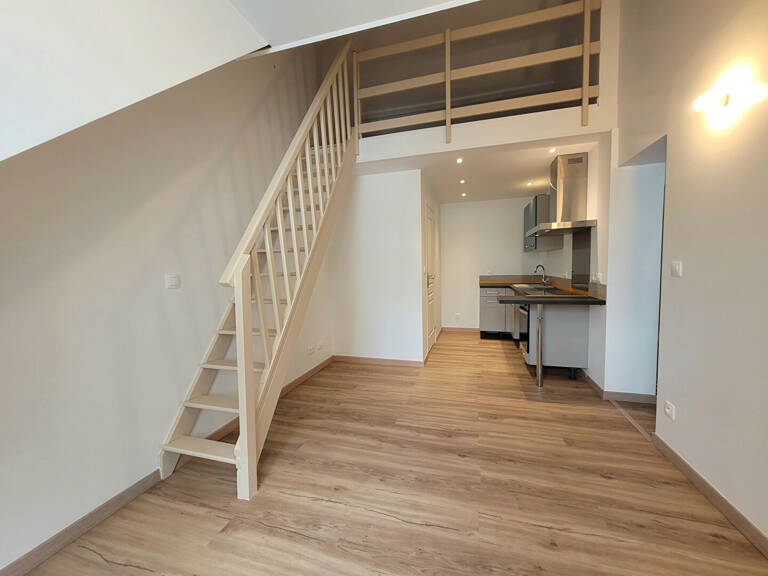 PAU : LOCATION MEUBLEE -  T2 rénové de  36m² — photo 1