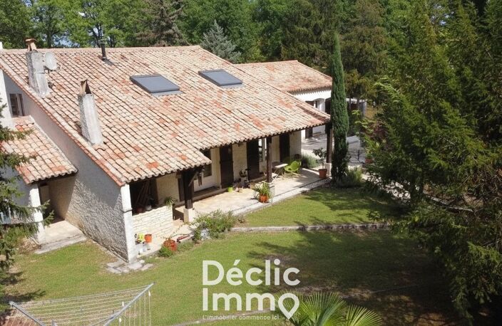  Maison familiale de 156 m² avec dépendance pro sur 2700 m² de terrain MAGNAC SUR TOUVRE — photo 2