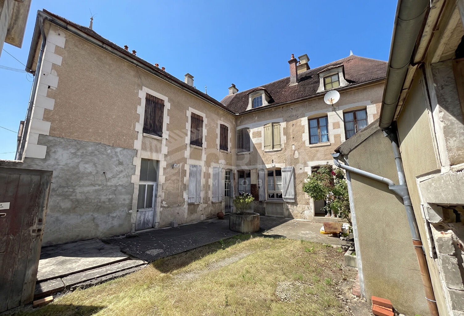 Maison Chablis 12 pièce(s) 320 m2 — photo 1